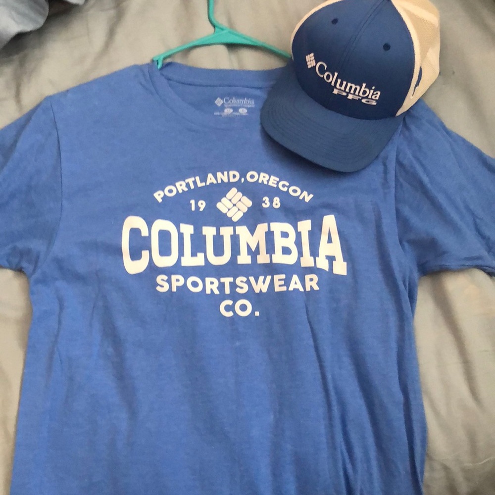 Columbia flex fit hat and T-shirt